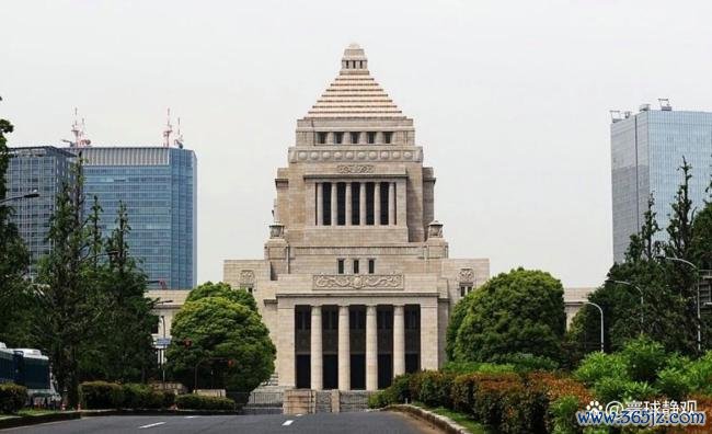 日本首相的反常操作藏着何种算计 避祸的政治豪赌